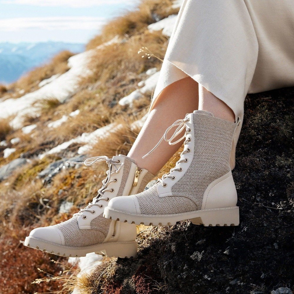 VIVAIA Florence Oat Milk Water-Repellent Lace-Up Lug Sole Ankle Boots US/9.5